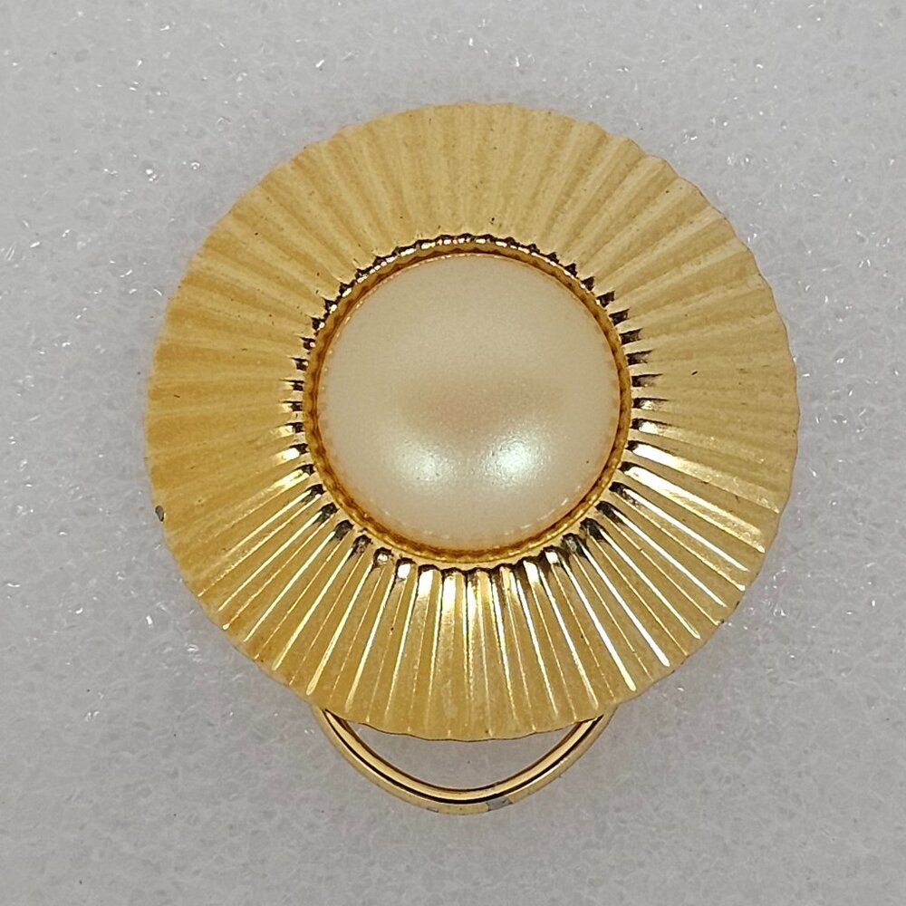 Vintage Scarf Clip Round Circle Gold Tone Fluted Edge Center Faux Pearl Cabochon